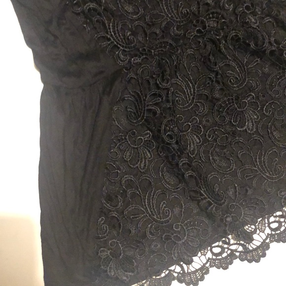 Large H&M black lace peplum top - Picture 4 of 4